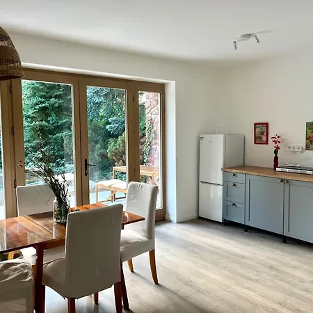 Semesterbostad Wildrose *