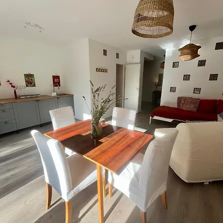 Semesterbostad Wildrose *