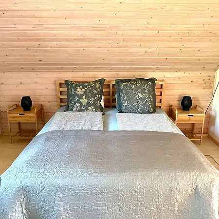 Semesterbostad Wildrose *