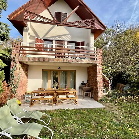 Semesterbostad Wildrose Badacsonytomaj